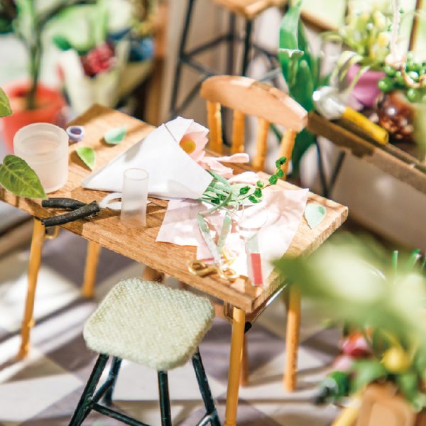 DIY Miniatyyritalo Kukkakauppa - Emily's flower shop - Image 5