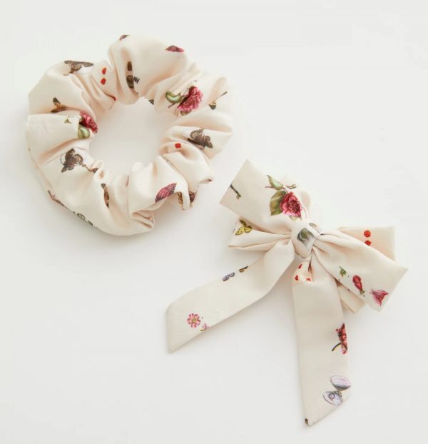 Hiuskorusetti hiusdonitsi / scrunchie ja rusetti Curiouser, Fable England