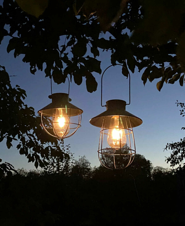 Aurinkokenno valaisin riippuva ovaali musta - Image 2