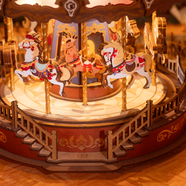 DIY miniatyyri Karuselli - Classic Carousel, Robotime - Image 8