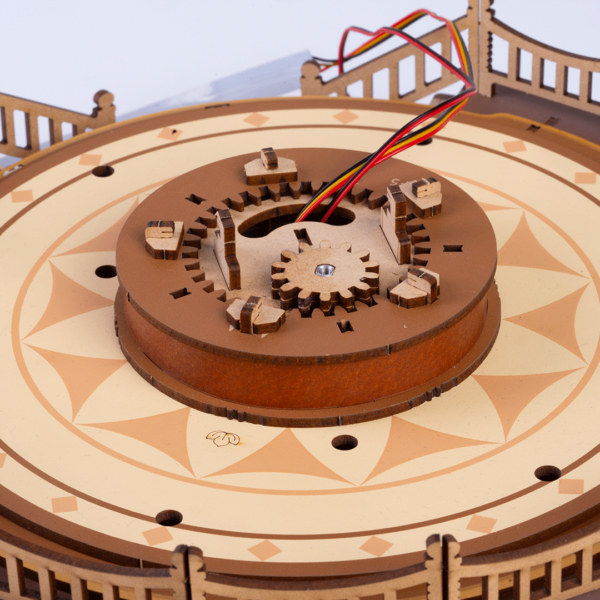 DIY miniatyyri Karuselli - Classic Carousel, Robotime - Image 7