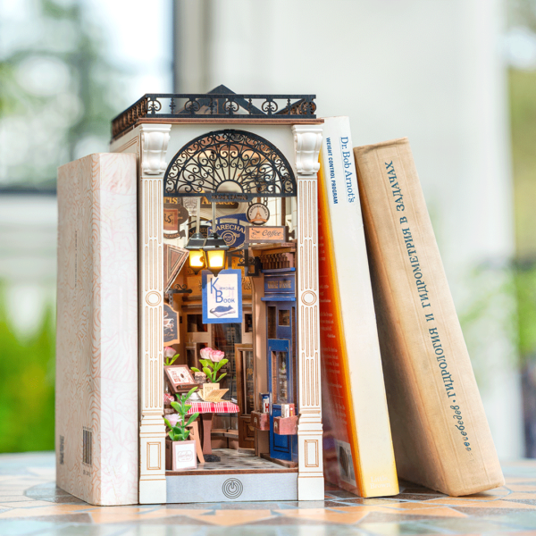 DIY minimaailma kirjahyllyyn - Arcade Dating Book Nook, Robotime - Image 2